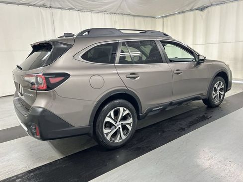 Used 2022 Subaru Outback Limited AWD/4WD image 2