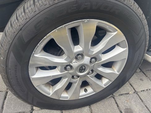 Used 2017 Toyota Sequoia Platinum image 7