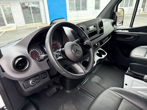 Used 2025 Mercedes-Benz Sprinter 2500 image 16
