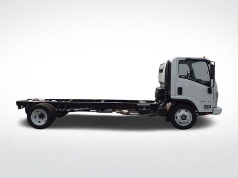 New 2025 Chevrolet Low Cab Forward 5500XG RWD image 3