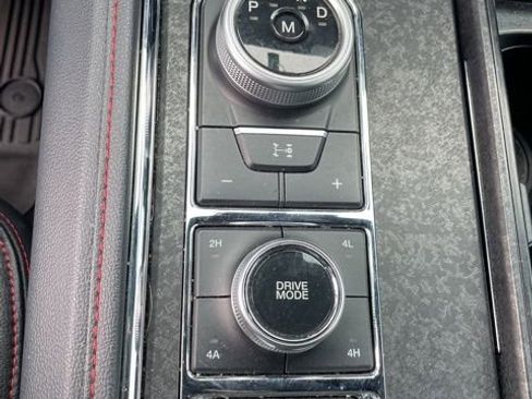 Used 2023 Ford Expedition Limited image 14