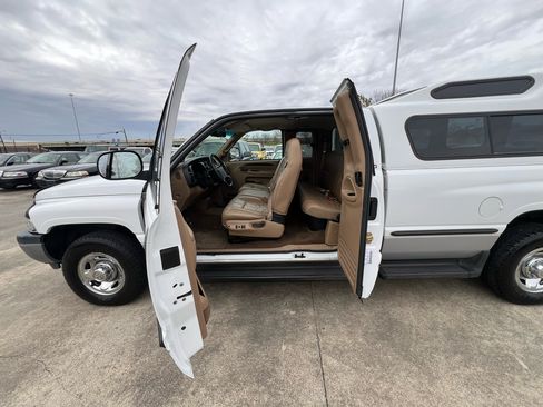 Used 1999 Dodge Ram 2500 Truck 2WD Quad Cab image 34