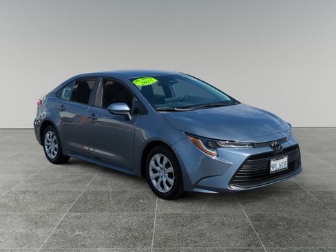 Used 2025 Toyota Corolla LE image 8