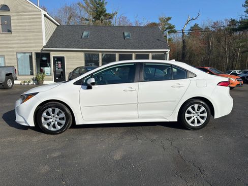 Used 2023 Toyota Corolla LE FWD image 4