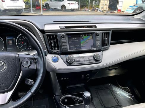 Used 2016 Toyota RAV4 XLE image 6