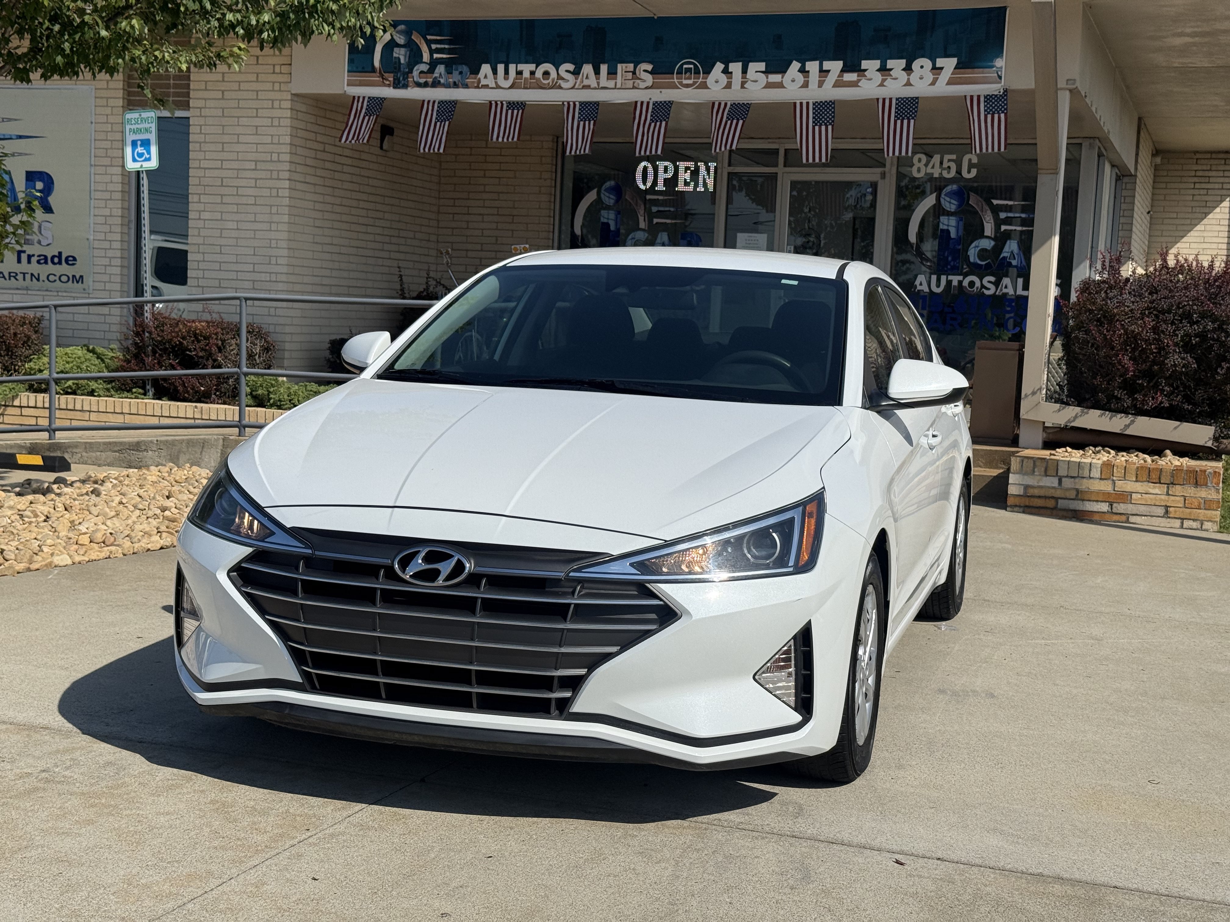 Used 2020 Hyundai Elantra SE w/ Cargo Package (C1) FWD image 1