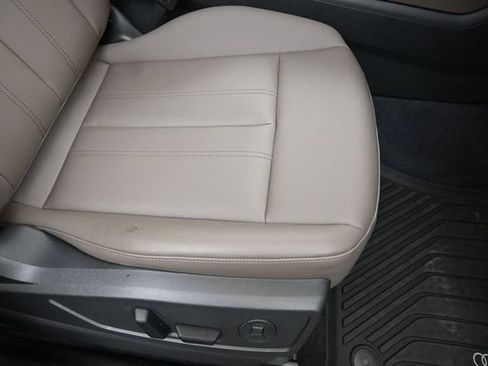 Used 2025 Audi Q5 Premium w/ Convenience Package AWD/4WD image 12