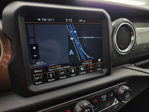 Used 2018 Jeep Wrangler Unlimited Sahara image 11