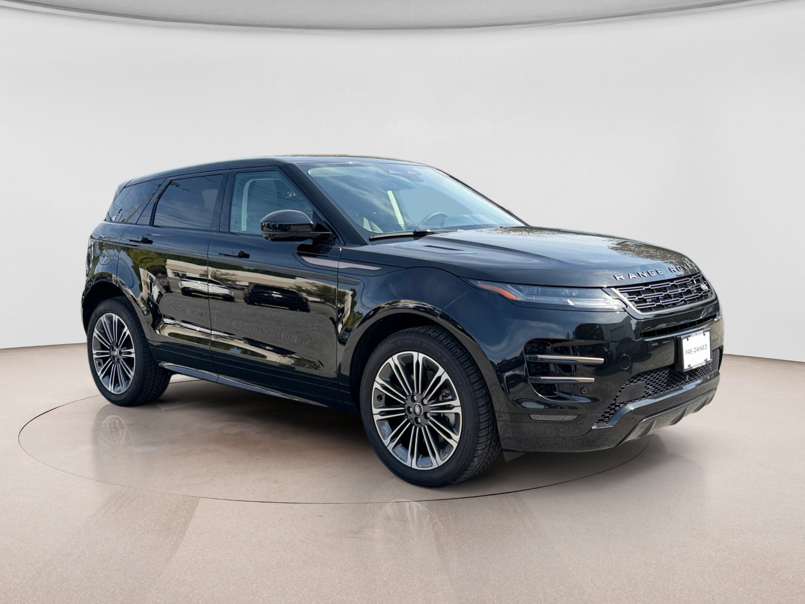 Used 2025 Land Rover Range Rover Evoque Dynamic SE AWD/4WD image 7
