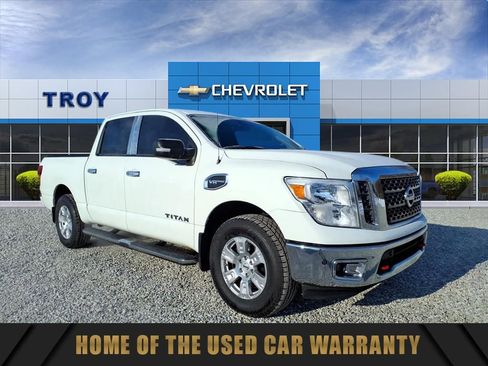 Used 2017 Nissan Titan SV image 1