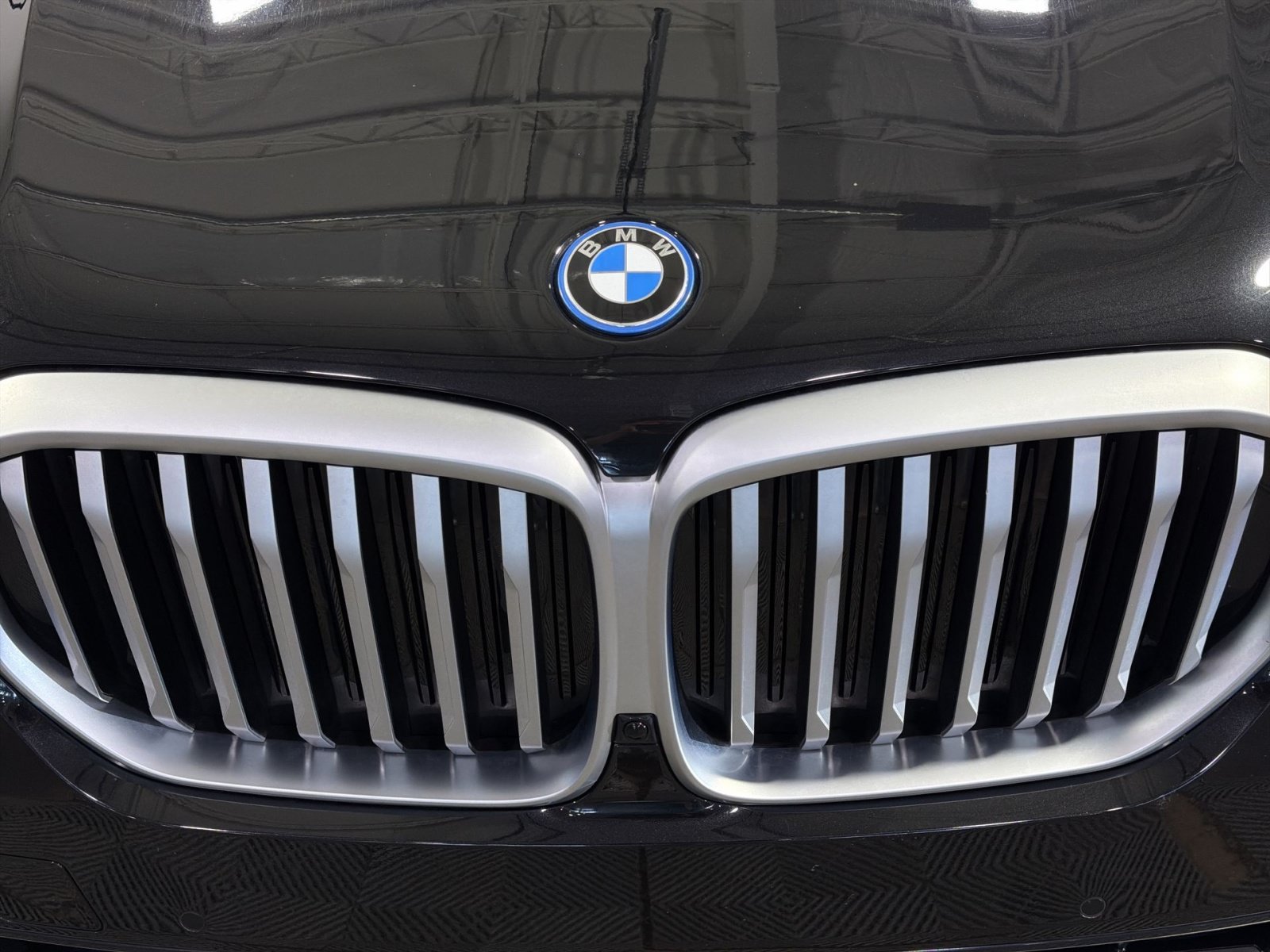 Used 2025 BMW X5 xDrive50e AWD/4WD image 12