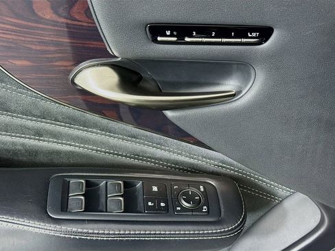 Used 2020 Lexus LS 500 image 18