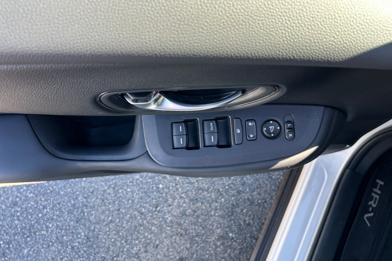 Used 2026 Honda HR-V LX image 11