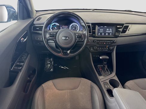 Used 2018 Kia Niro EX image 17