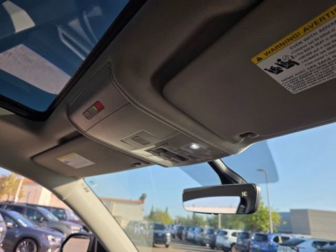 Used 2023 Volkswagen Atlas SE image 12