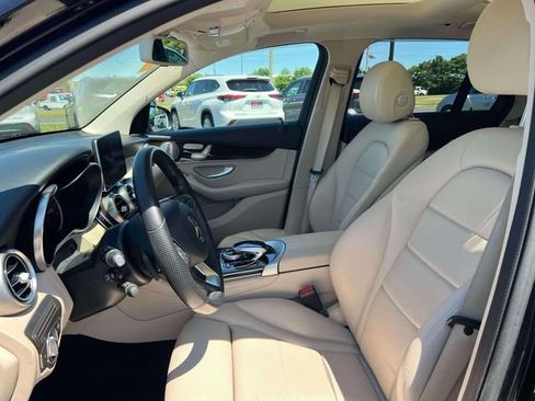Used 2019 Mercedes-Benz GLC 300 4MATIC image 24