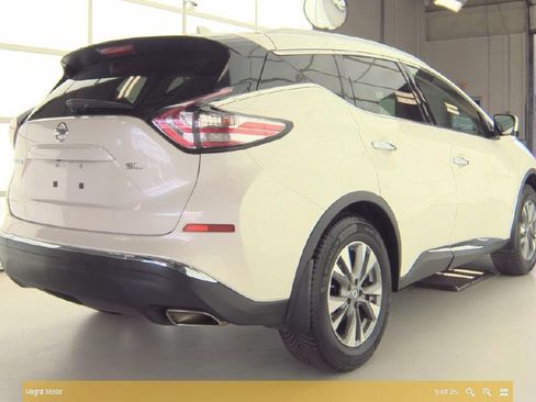 Used 2018 Nissan Murano SL w/ Moonroof Package image 2