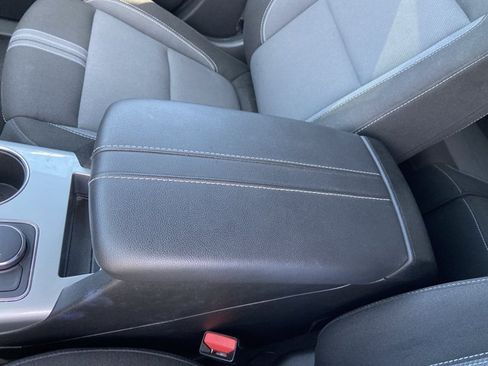 Used 2025 Chevrolet Blazer LT FWD image 40
