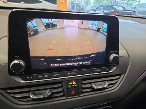 Used 2022 Nissan Altima 2.5 SV FWD image 27