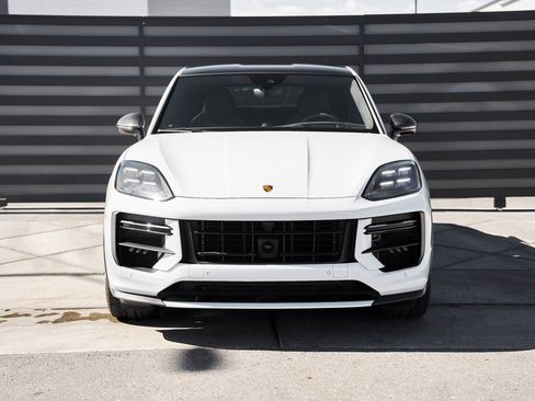 Used 2024 Porsche Cayenne Turbo GT image 17