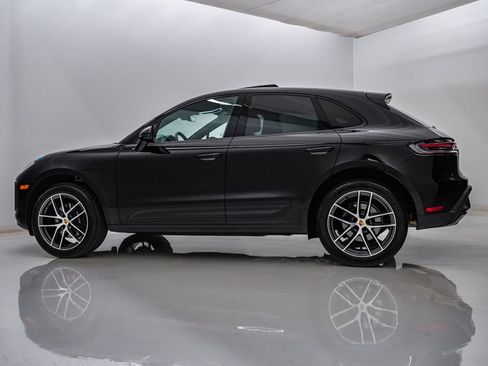 Certified 2026 Porsche Macan AWD/4WD image 2