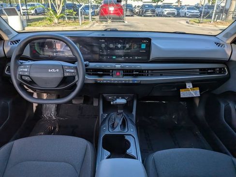 Certified 2025 Kia K4 FWD image 15