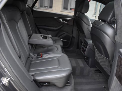 Used 2019 Audi Q8 Prestige w/ Luxury Package image 44