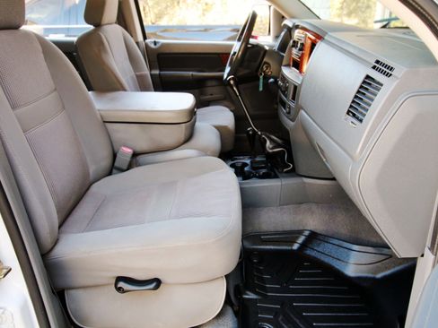 Used 2006 Dodge Ram 3500 Truck SLT image 40