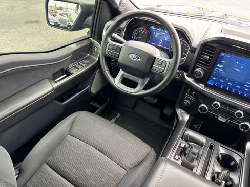 Used 2019 Ford F150 XLT w/ Equipment Group 302A Luxury AWD/4WD image 38