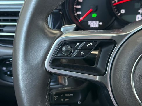Used 2021 Porsche Macan AWD/4WD image 28