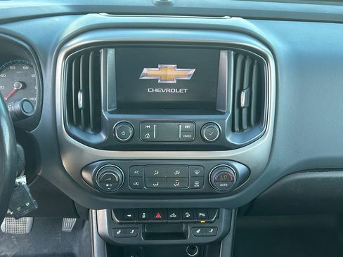 Used 2020 Chevrolet Colorado Z71 AWD/4WD image 14