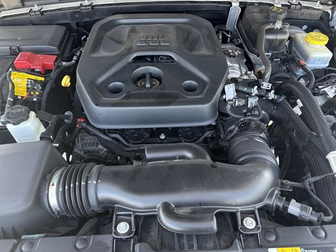 Used 2023 Jeep Wrangler Sahara image 33