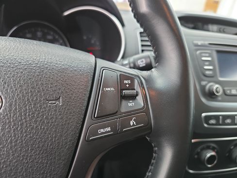 Used 2014 Kia Sorento LX image 17