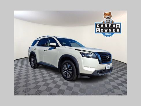 Used 2022 Nissan Pathfinder SL AWD/4WD image 1