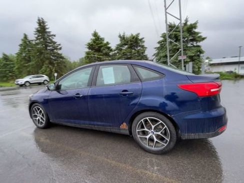 Used 2017 Ford Focus SEL w/ Cold Weather Package FWD image 7