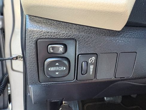 Used 2014 Toyota Corolla LE FWD image 24