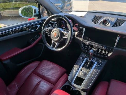 Used 2021 Porsche Macan S AWD/4WD image 4