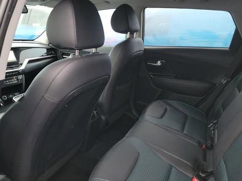 Used 2022 Kia Niro EX Premium w/ Cold Weather Package image 9