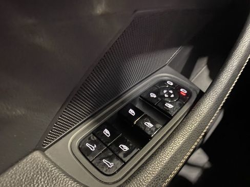 Used 2020 Porsche Panamera RWD image 9
