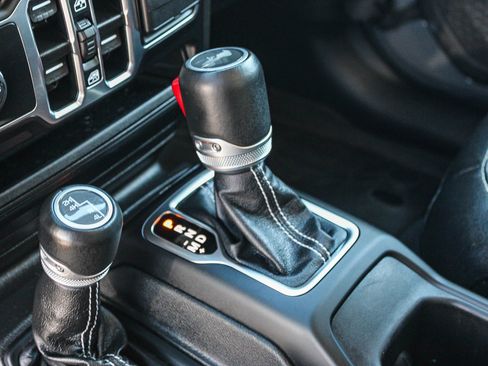 Used 2022 Jeep Wrangler Unlimited Sahara w/ LED Lighting Group image 19