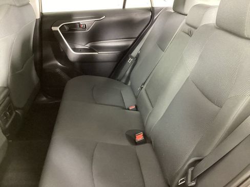 Used 2022 Toyota RAV4 LE FWD image 22