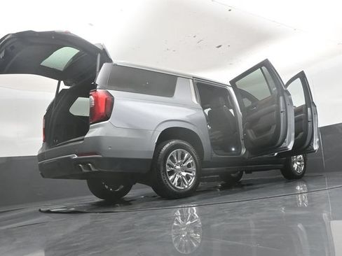 Used 2025 GMC Yukon XL Denali AWD/4WD image 56