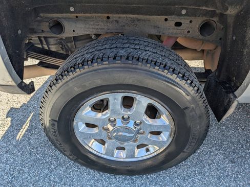 Used 2015 Chevrolet Silverado 2500 LT w/ Z71 Package, Off-Road image 6