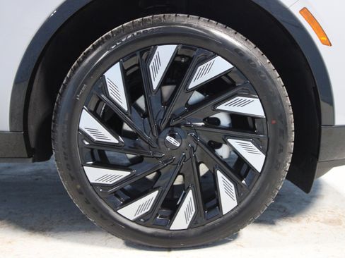 New 2026 Lincoln Nautilus Reserve w/ Jet Appearance Package image 40