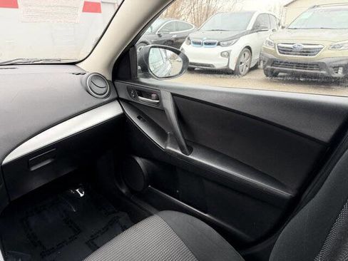Used 2013 MAZDA MAZDA3 i Sport image 19