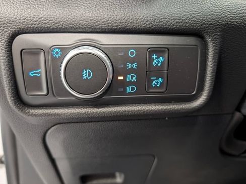 Used 2020 Ford Explorer XLT w/ Equipment Group 202A AWD/4WD image 12