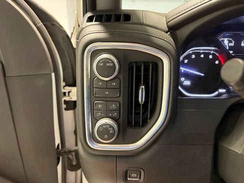 Used 2022 GMC Sierra 2500 SLE w/ SLE Value Package; AWD/4WD image 16