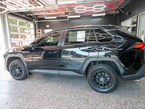 Used 2023 Toyota RAV4 LE AWD/4WD image 2