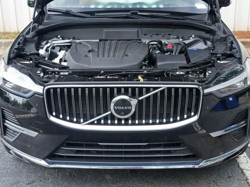 Used 2023 Volvo XC60 B5 Ultimate w/ Climate Package FWD image 8