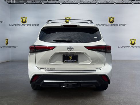 Used 2021 Toyota Highlander XLE FWD image 4